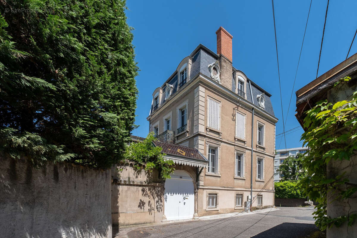 Maison à CALUIRE-ET-CUIRE