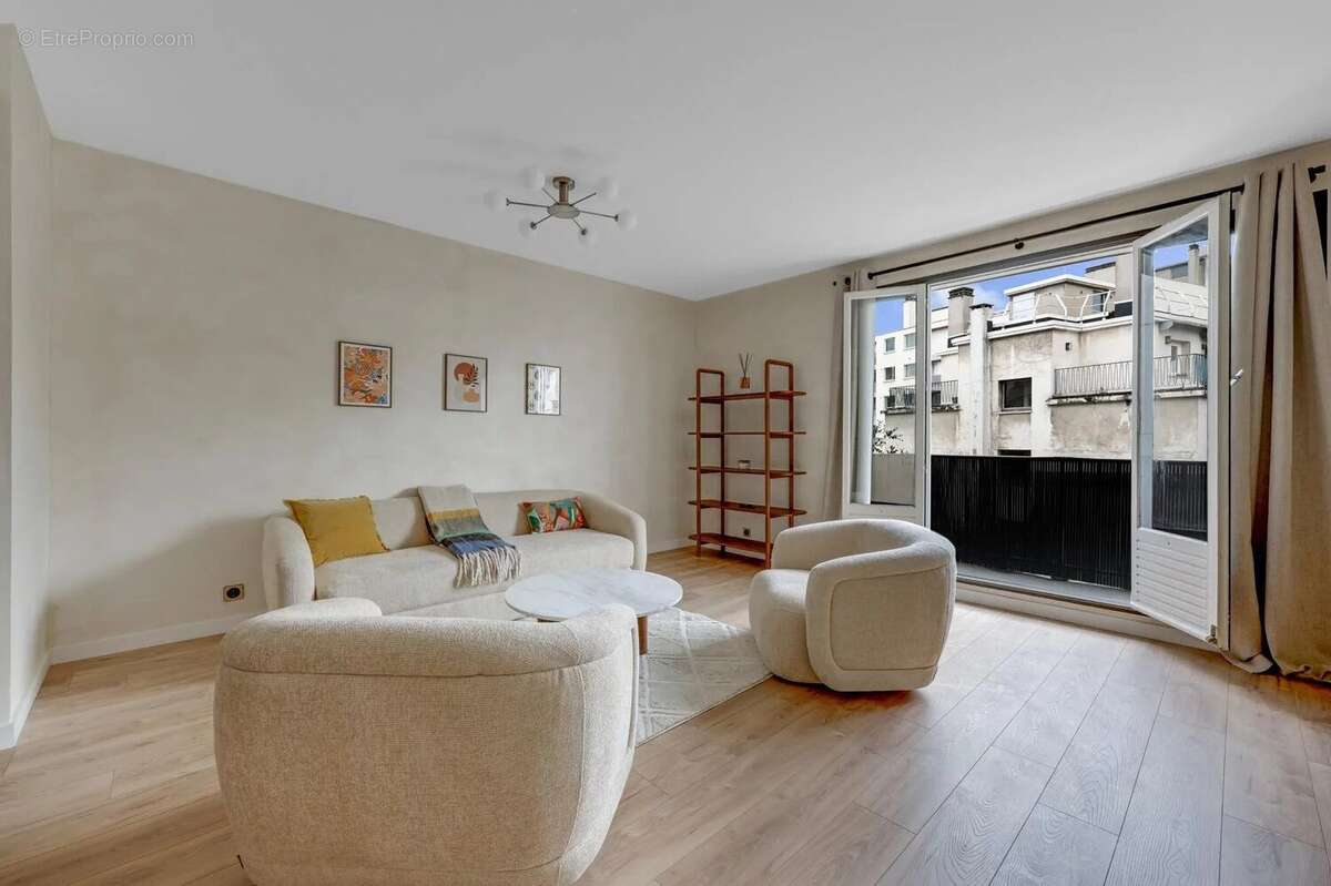 Appartement à NEUILLY-SUR-SEINE