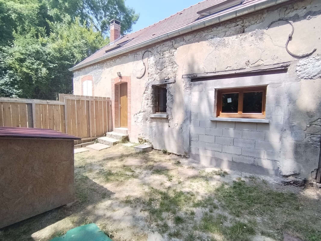 Maison en pierre avec hangar - photo 18