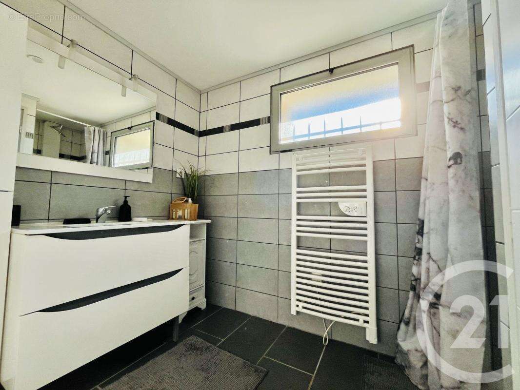 Maison à SAINT-YRIEIX-LA-PERCHE