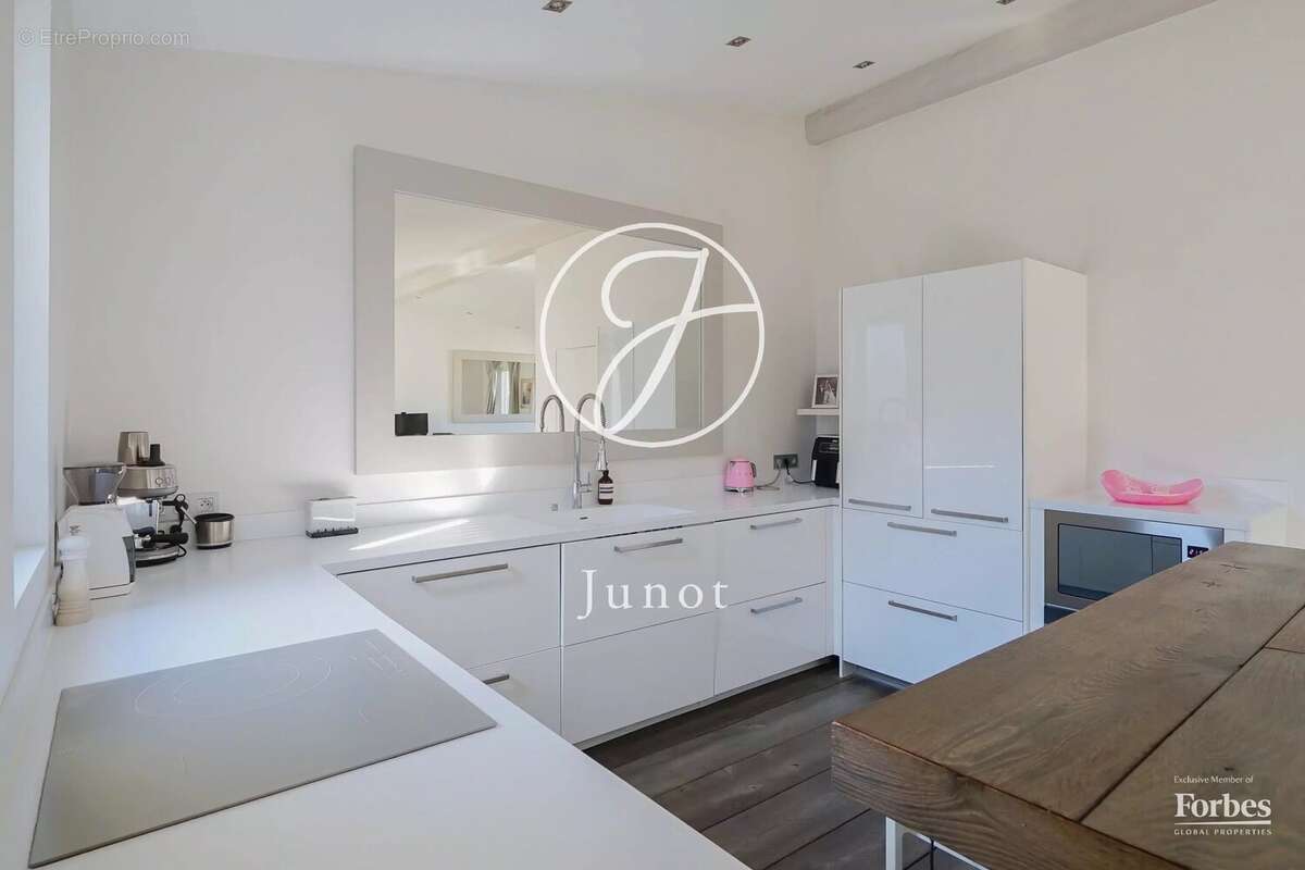 Appartement à PARIS-7E