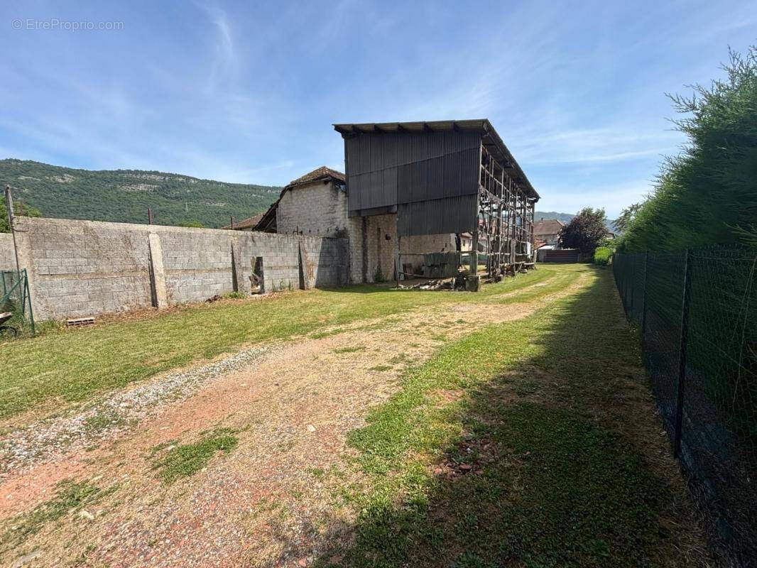 Terrain à PEYRIEU
