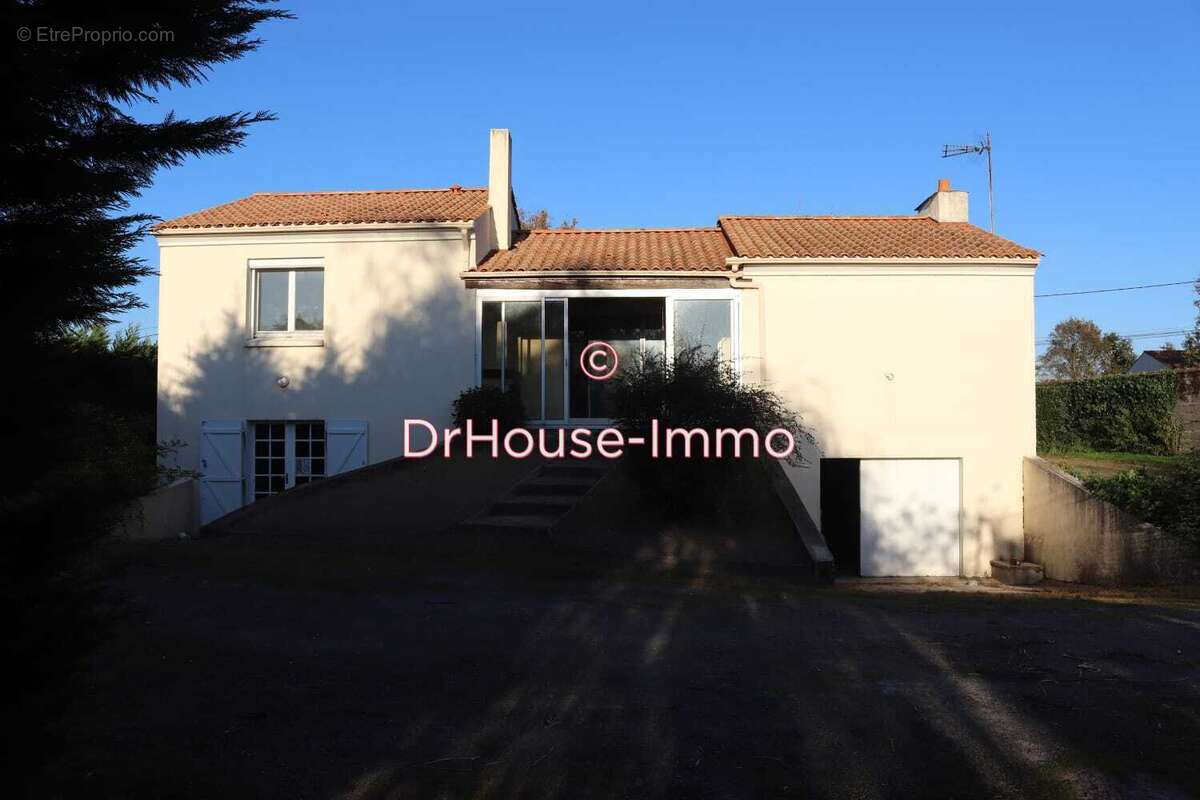 Maison à SAINT-ETIENNE-DE-MER-MORTE