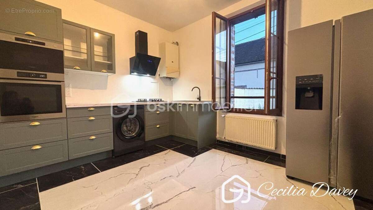 *** Nouveauté : Jolie Maison bourgeoise entièrement refaite à neuf, avec son petit jardin située en plein cœur de la ville de Se - photo 2
