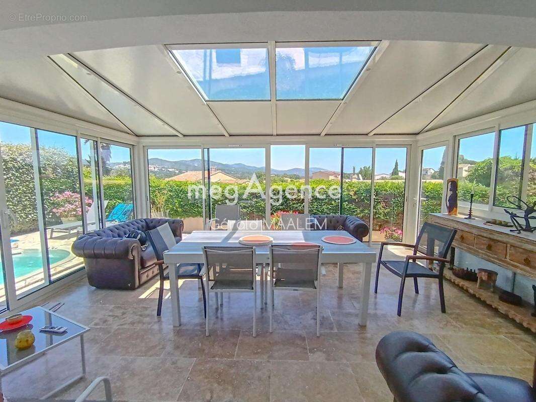 Maison de 130m² avec piscine à Cogolin - photo 3