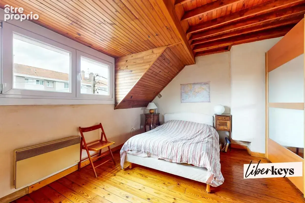 Maison de 120m² avec 4 chambres, jardin, garage, et cave - photo 9