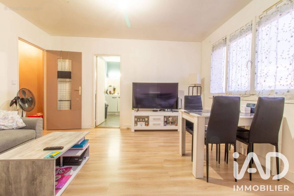 Photo 1 - Appartement à SAINT-JEAN-DE-BRAYE