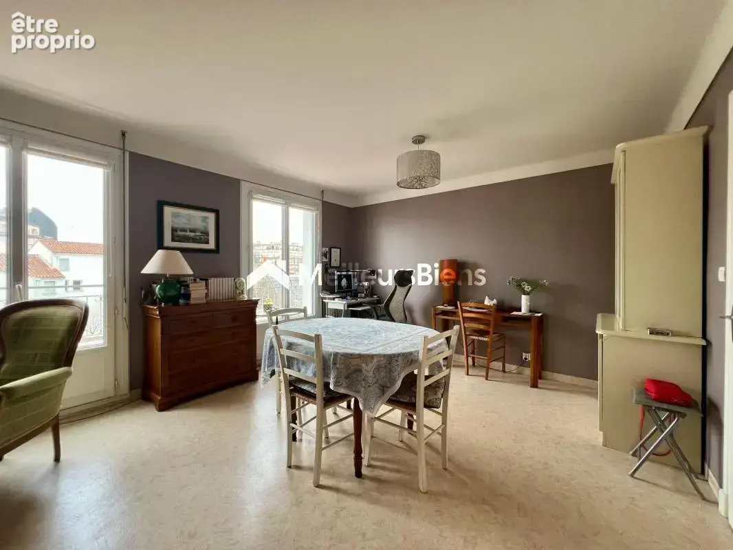 Appartement Dernier Etage - Double Balcon- 3 pièces 58 m² avec cave à La Roche-sur-Yon - Venu Loué - Pentagone - photo 4