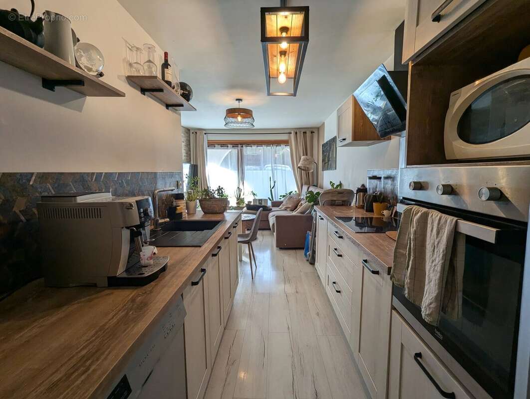 Appartement à MORILLON