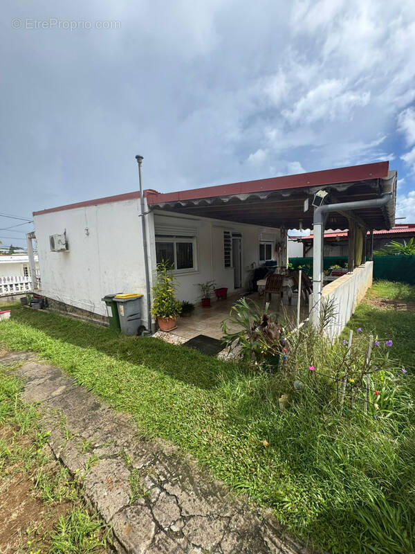 Maison à PETIT-BOURG