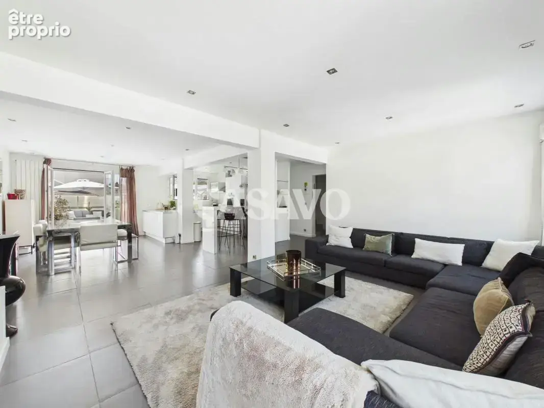 Vente Maison 7 pièces de 257m² - 94200 Ivry-sur-Seine - photo 5