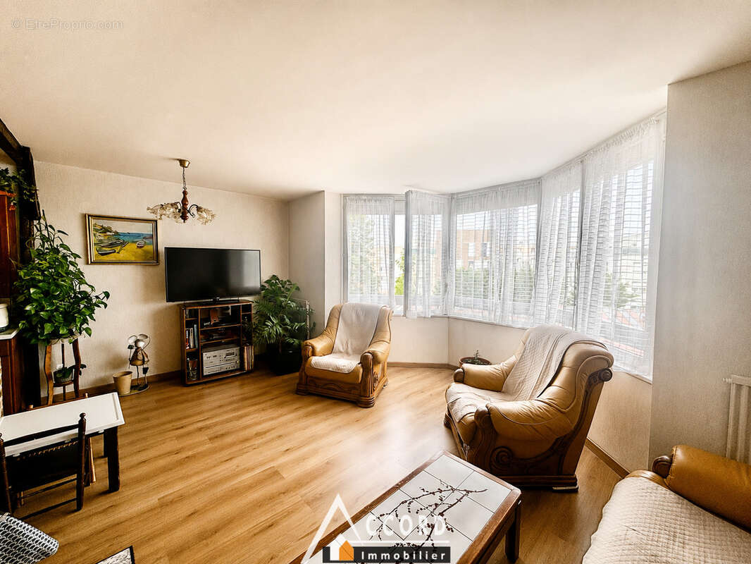 Appartement à SARTROUVILLE