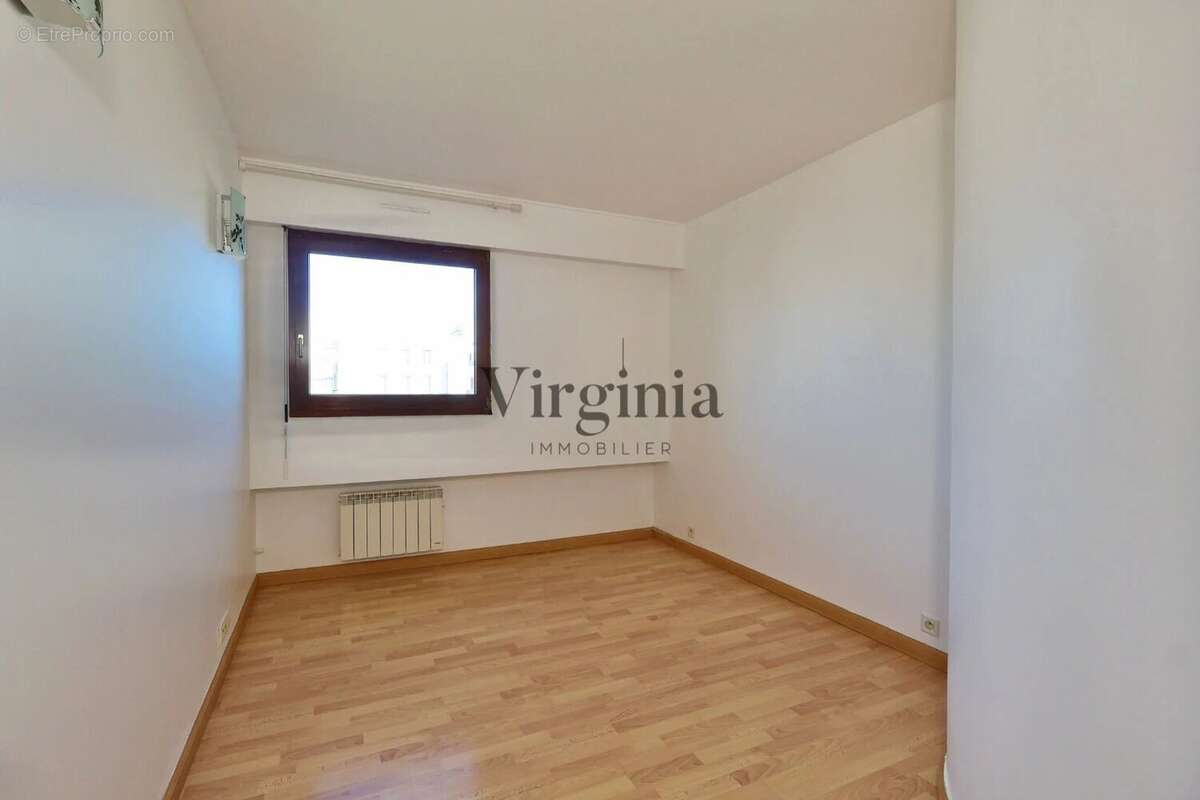 Appartement à CHARENTON-LE-PONT