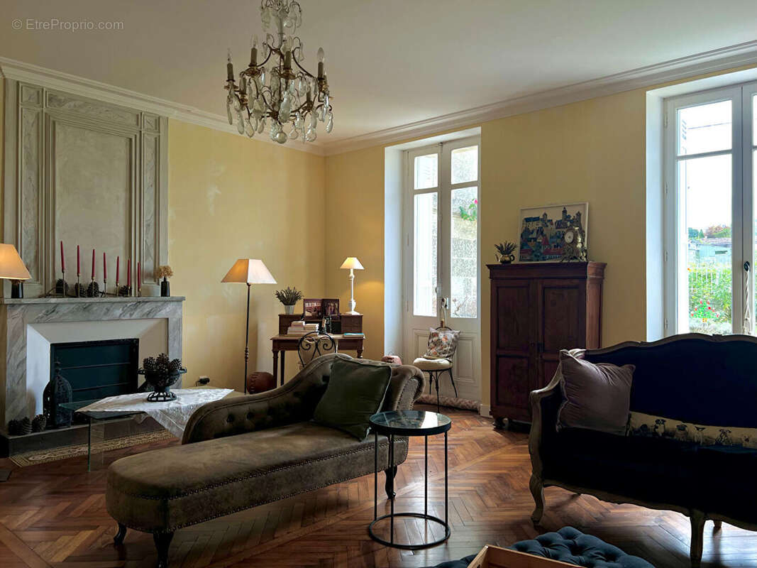 Maison à BLAYE