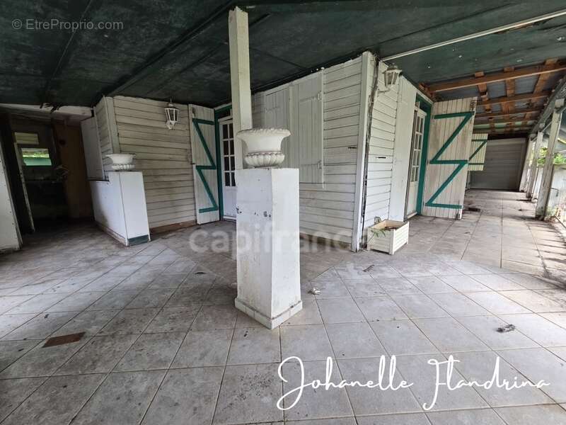 Hôtel de 567 m² à rénover - Le Gosier - photo 8