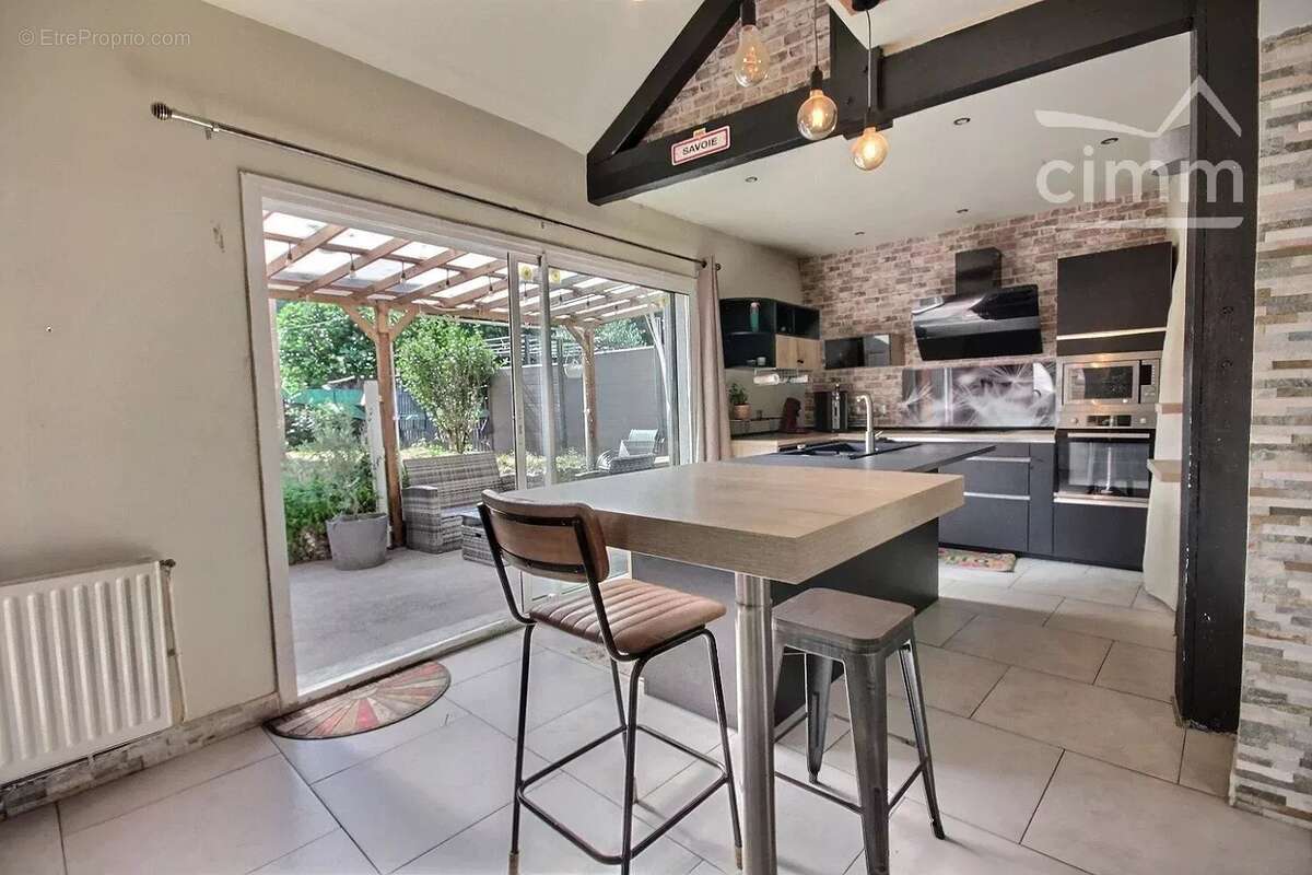 Maison à LA ROCHETTE