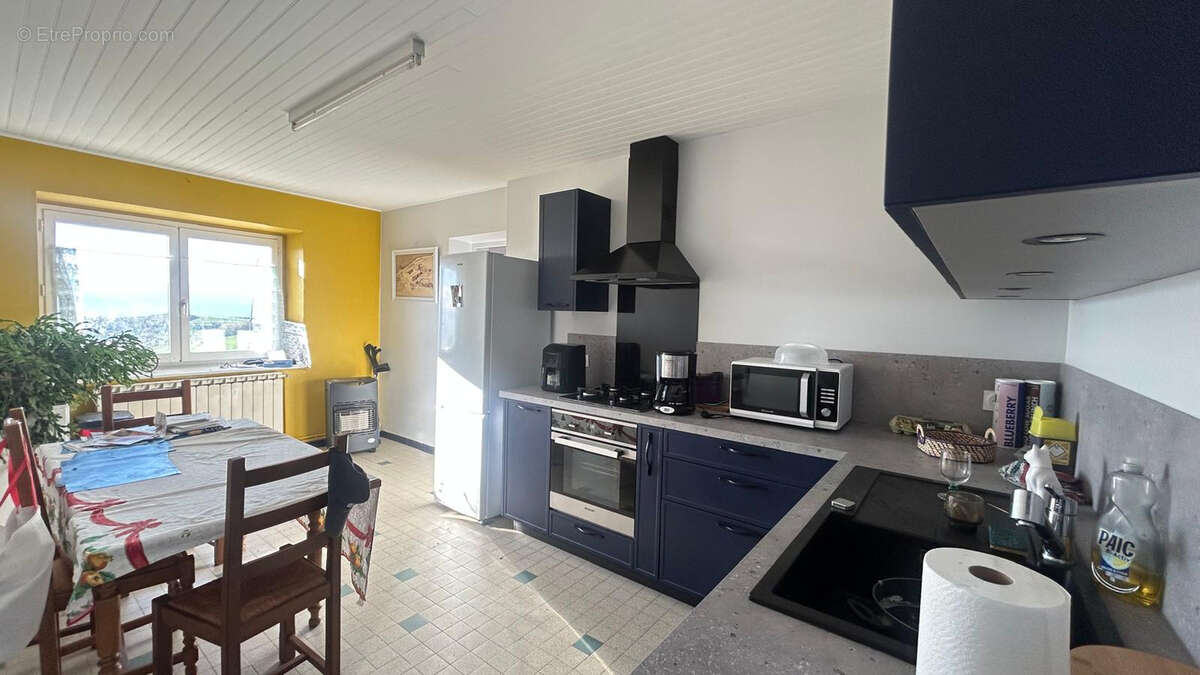 Maison à CHAZELLES-SUR-LYON