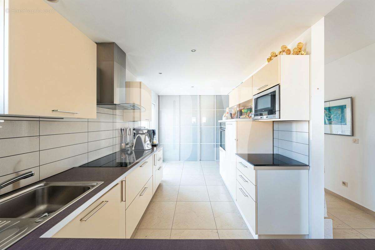 Appartement à VILLENEUVE-LOUBET