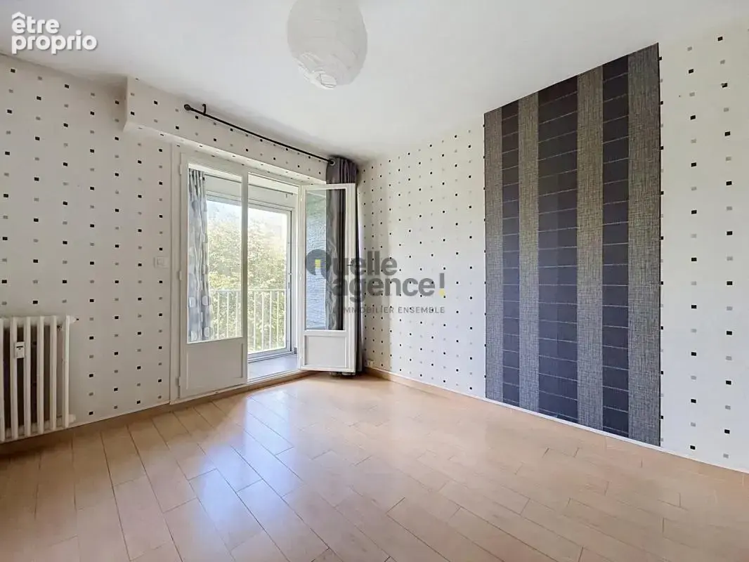 A VENDRE - Appartement BREST Rue de Champagne - Lumineux avec balcon fermé et vue boisée - photo 9