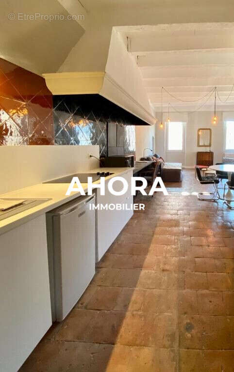 Appartement à MARSEILLE-1E