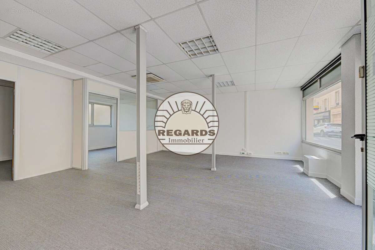 Commerce 63 m² à Paris-14e  - photo 4