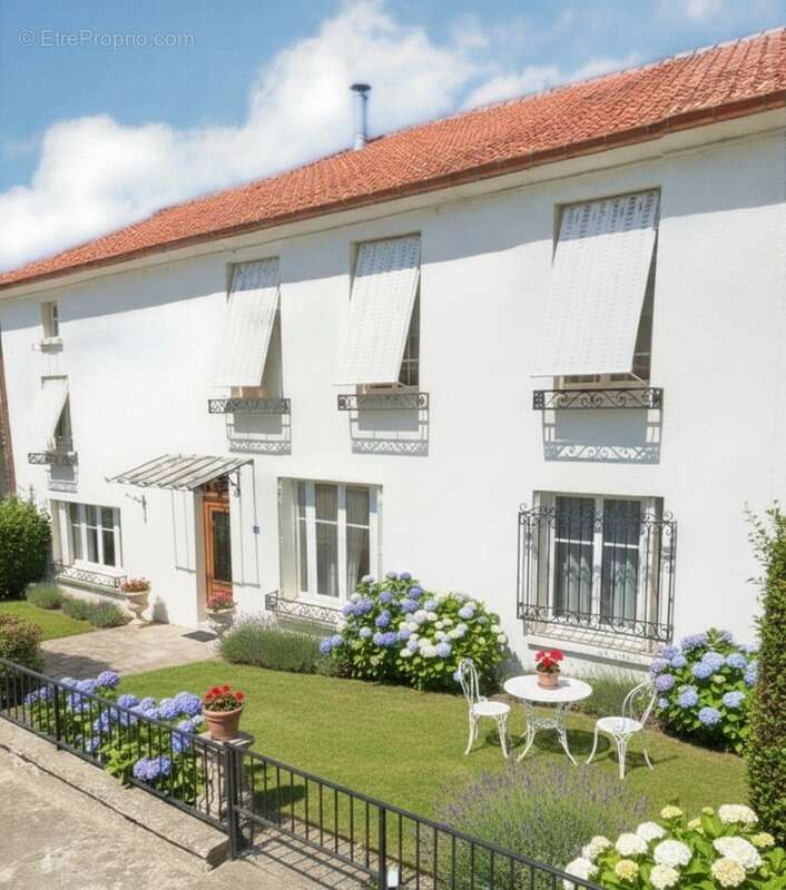 Maison à CONTREXEVILLE