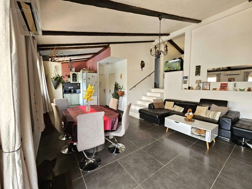 À vendre en exclusivité - Maison lumineuse 3P + 2 pièces avec terrasses, jardin, vue dégagée sur Drap et stationnement - photo 8
