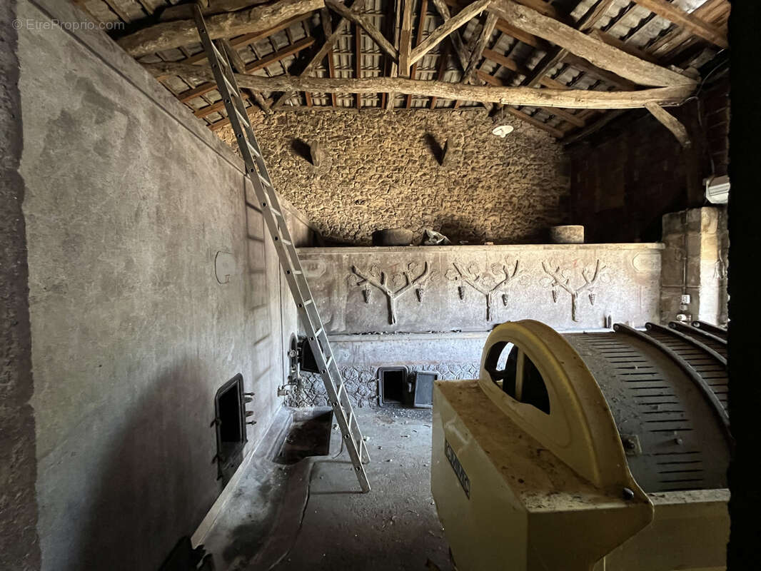 Propriété   Corps de ferme avec dépendances sur 6 180 m2 de terrain - photo 17