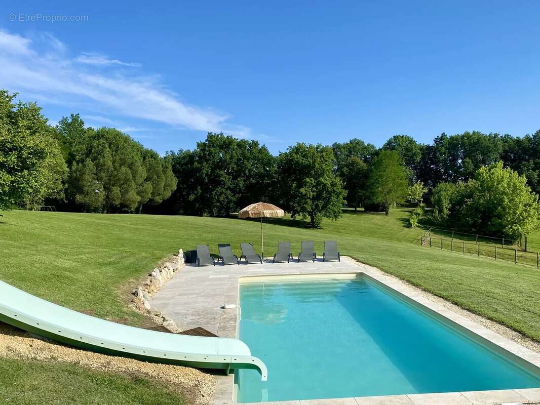 Magnifique propriété avec 2 gîtes, 2 piscines et vue imprenable - photo 2