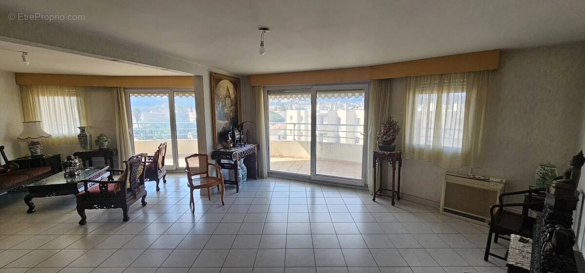 Appartement à HYERES