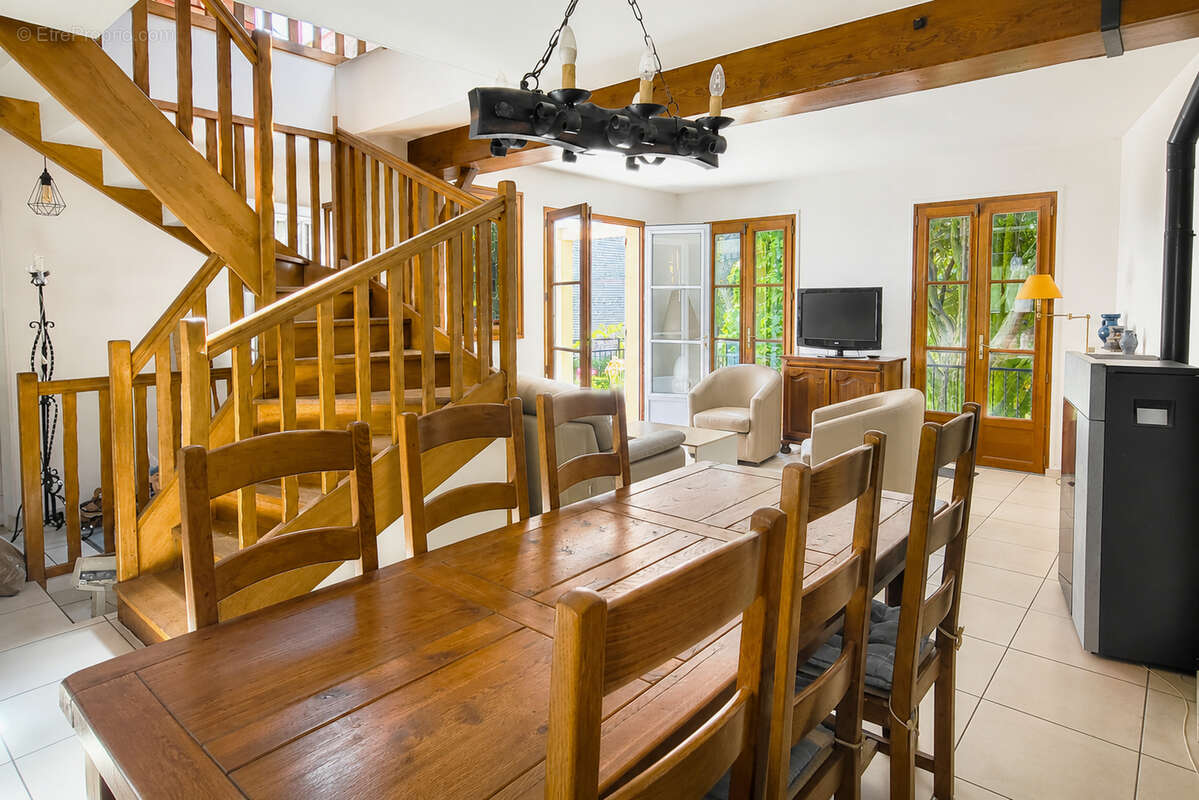 Maintenon  Maison  170 m², sous-sol, terrain 500 m² - photo 6