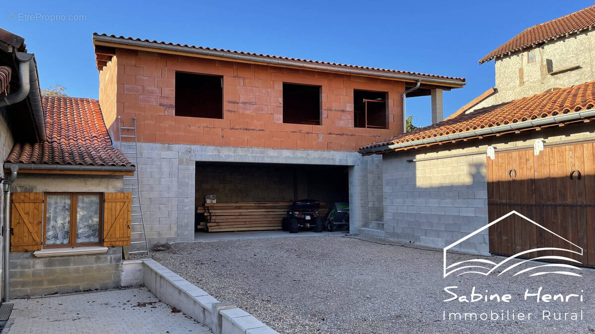 Maison à MIRANDOL-BOURGNOUNAC