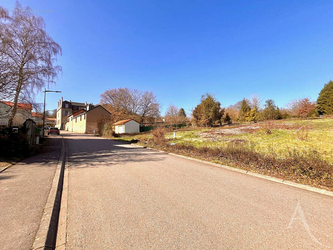 Terrain à LORRY-LES-METZ