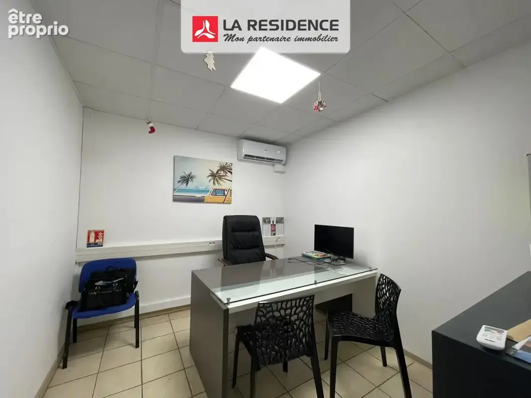 Commerce 92 m² à Fort-De-France  - photo 4