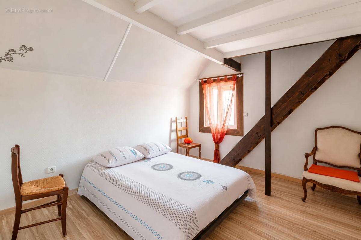 Ancien corps de ferme divisé en 3 logements indépendants ! - photo 19