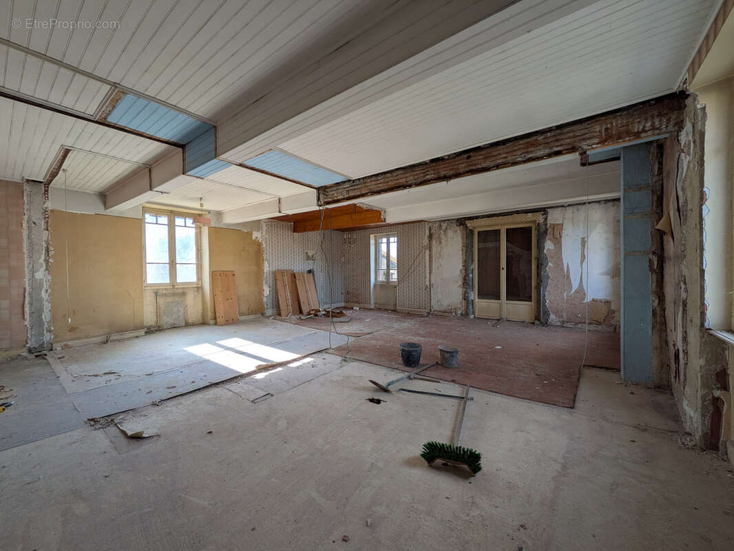 Appartement à CHANTEMERLE-LES-BLES