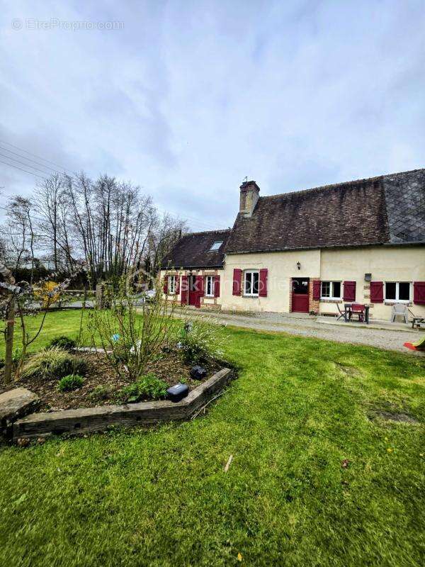 Maison à SAINTE-GAUBURGE-SAINTE-COLOMBE