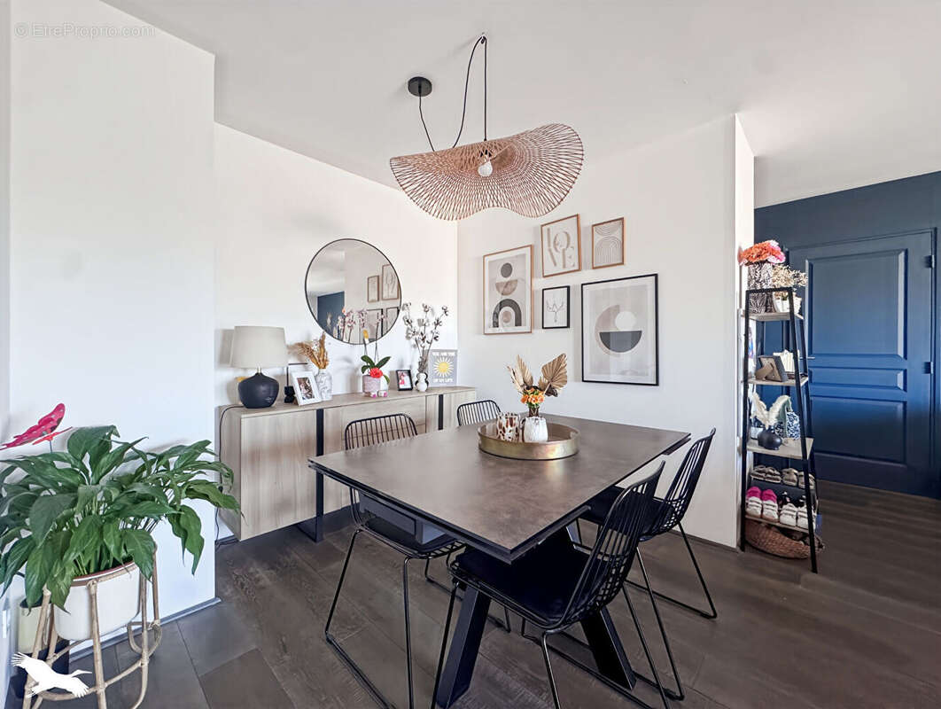 Appartement  Marseille T4 de 84 m² avec terrasse de 35 m² - Dernier étage - photo 3