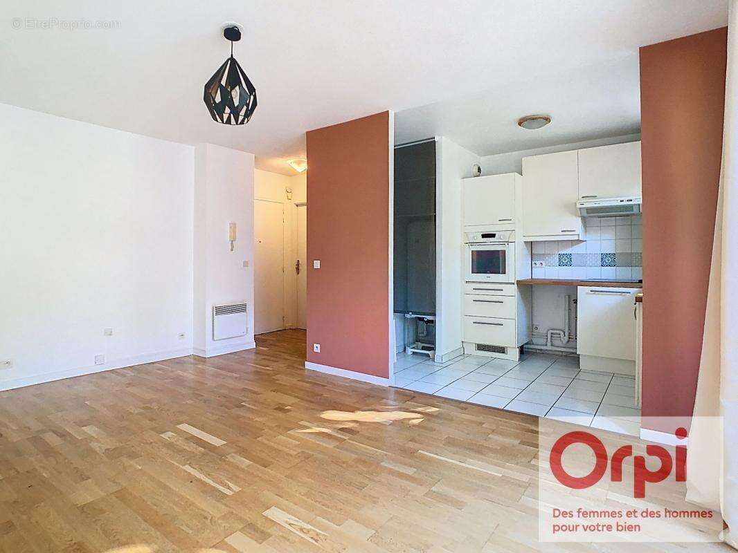 Appartement à ISSY-LES-MOULINEAUX