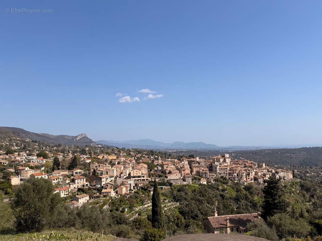 Maison à TOURRETTES-SUR-LOUP