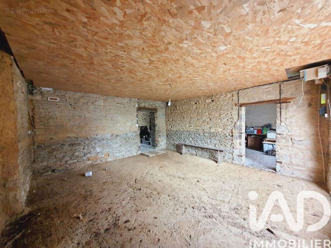 Maison 98 m² à Trans-La-Foret  - photo 2