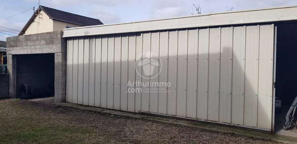 Commerce à DEVILLE-LES-ROUEN