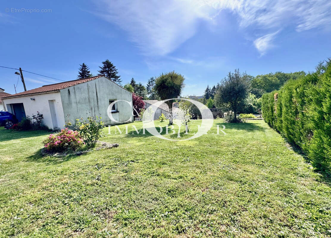 Maison à ROCHESERVIERE