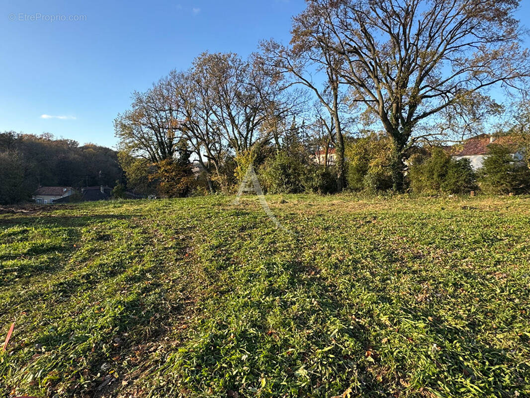 Terrain à SAINT-BENOIT