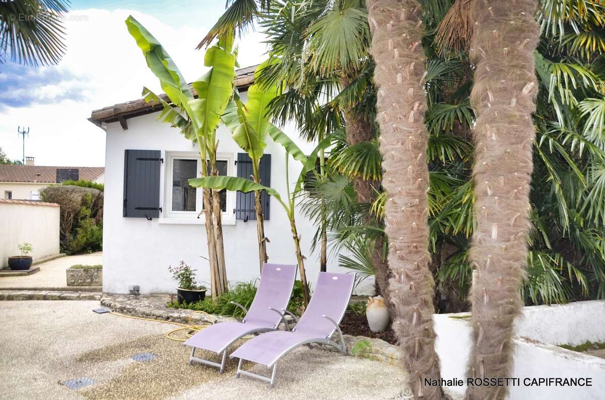 Maison à vendre 6 pièces LA GREVE SUR MIGNON (17)Maison de charme avec jardin paysagé et dépendance – 133 m² habitables sur 947  - photo 11