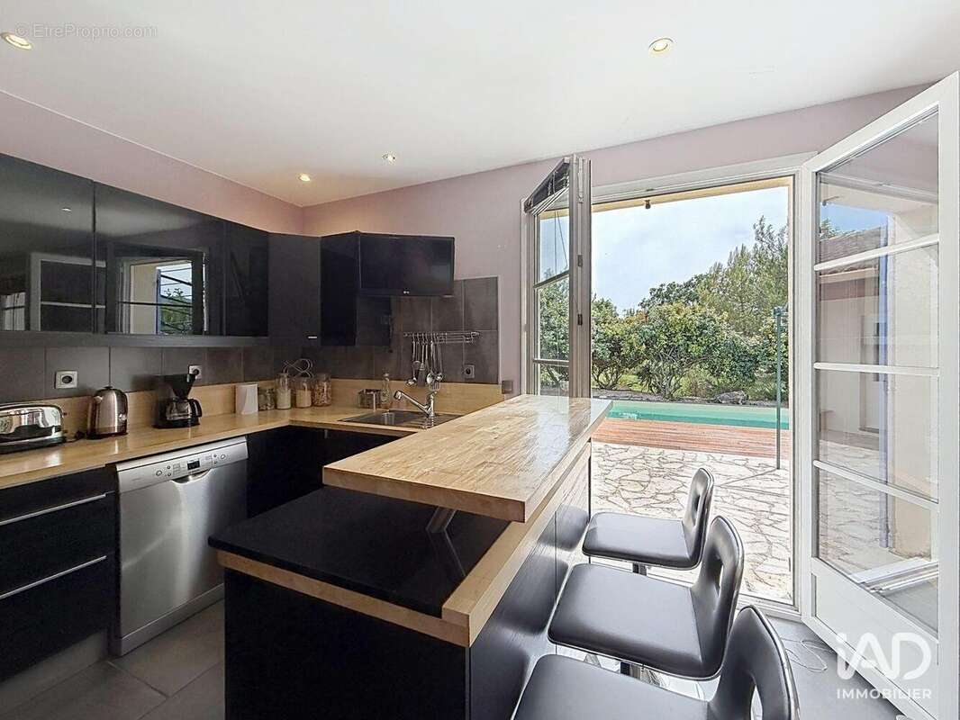 Maison 160 m² à Pompignan  - photo 7