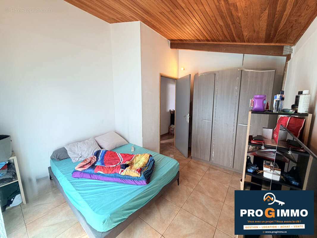 Maison 80 m² à Saint-Pierre  - photo 4