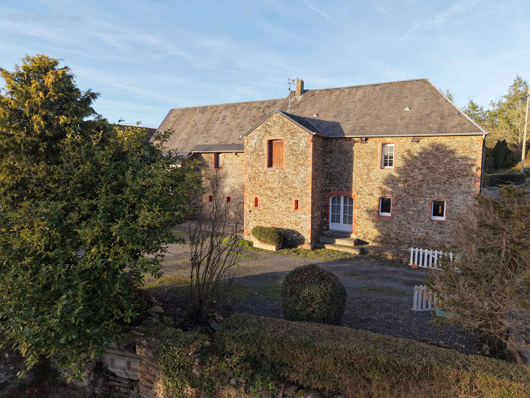 Maison à SAINT-JEAN-DE-SAVIGNY