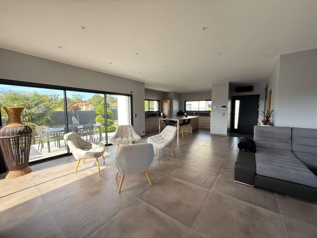 Maison à SAINT-CASSIEN