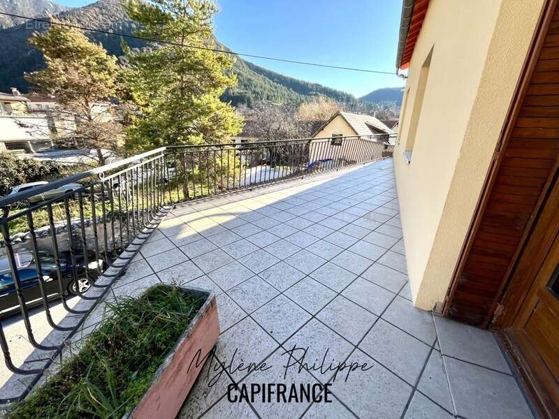 Appartement à SERRES